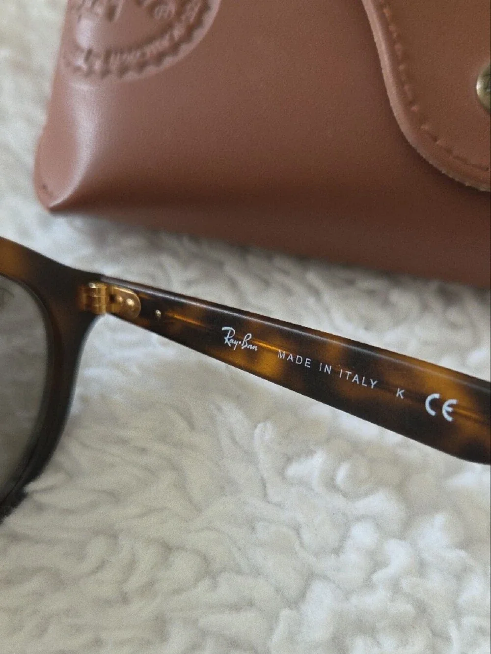Ray-Ban Brown Tortoiseshell Sunglasses with Gold Bridge